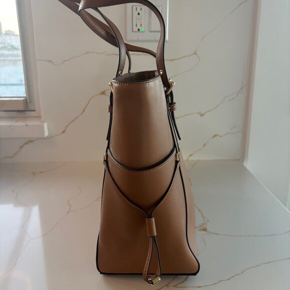 Michael Kors Voyager Tote in Style 30H7GV6T9L (Acorn Leather, East / West Tote) - Picture 6 of 8